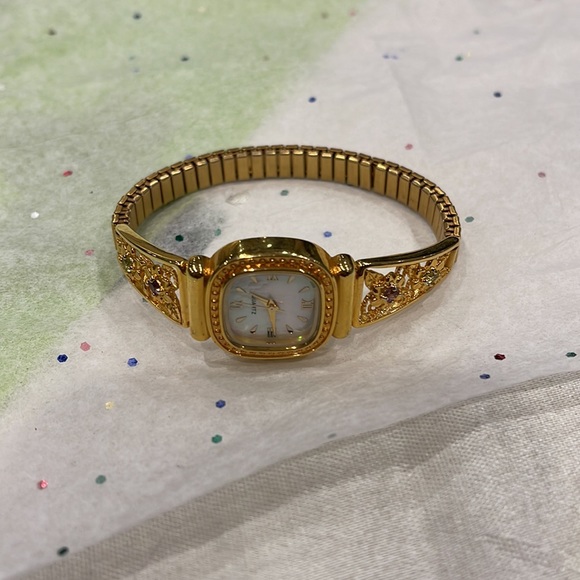 Danbury Mint Gold-Tone Stretch Band Watch | Faux Gemstones Quartz | Needs Batter - Picture 5 of 8